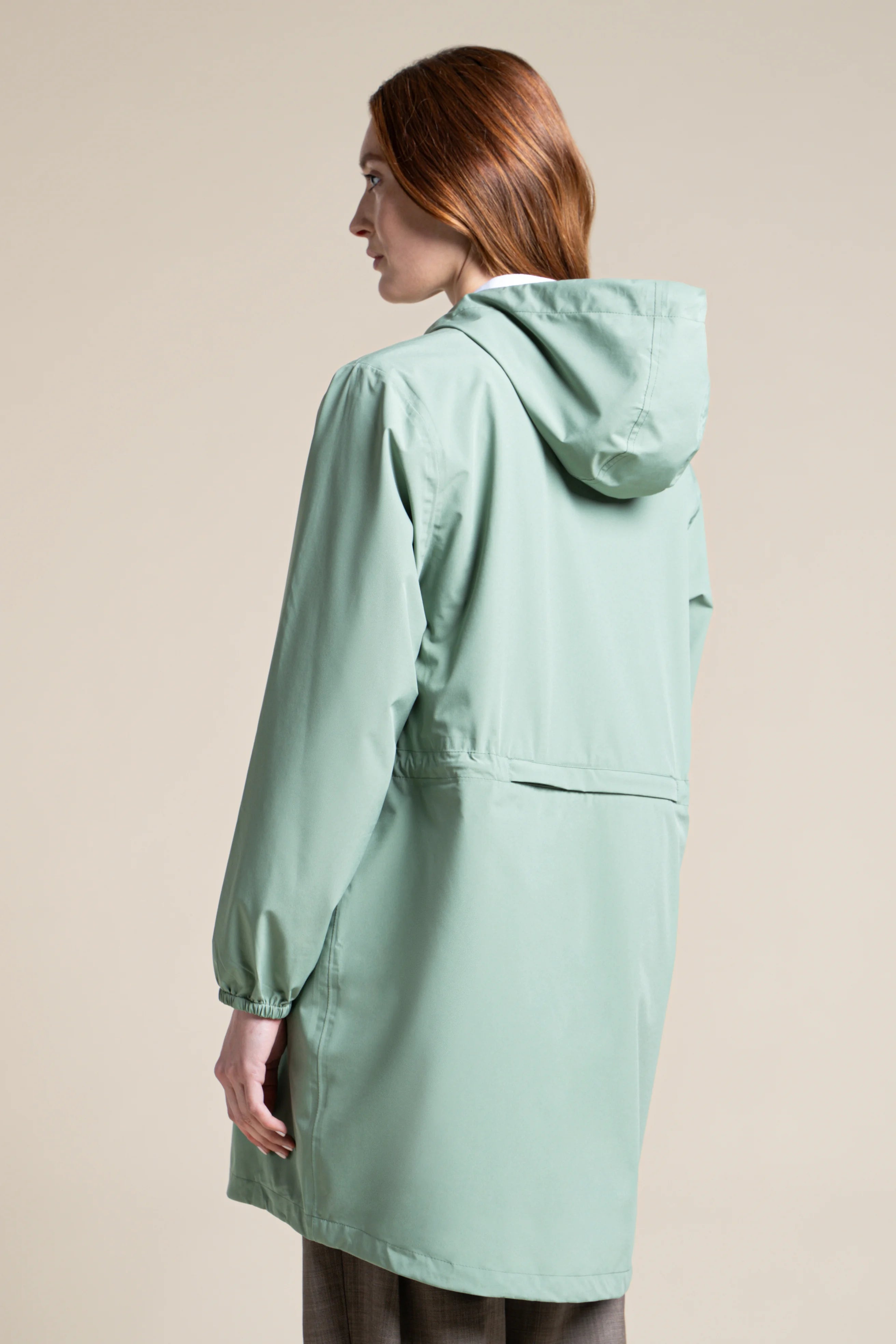 Amelot Couleur - Imperméable long - Flotte couleur vert sauge #couleur_vert-sauge