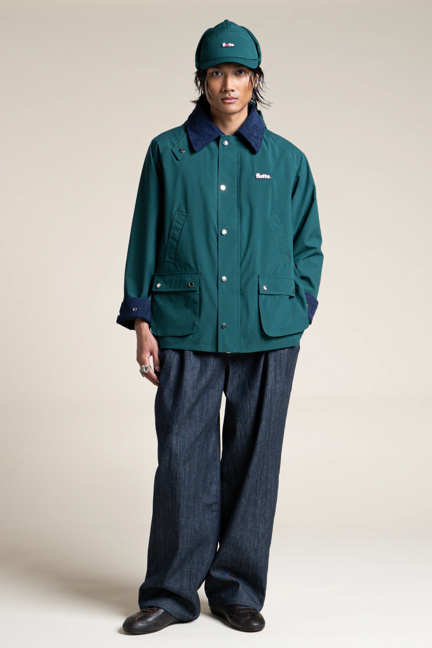 Archives - Imperméable inspiré des vestes de chasse avec col et manches contrastés imprimé iris - Flotte couleur sapin indigo #couleur_sapin-indigo