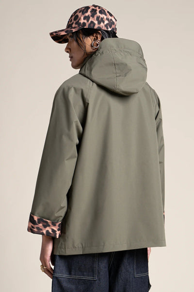 Archives - Imperméable inspiré des vestes de chasse avec col et manches contrastés imprimé new leopard - Flotte couleur kaki #couleur_kaki-new-leopard