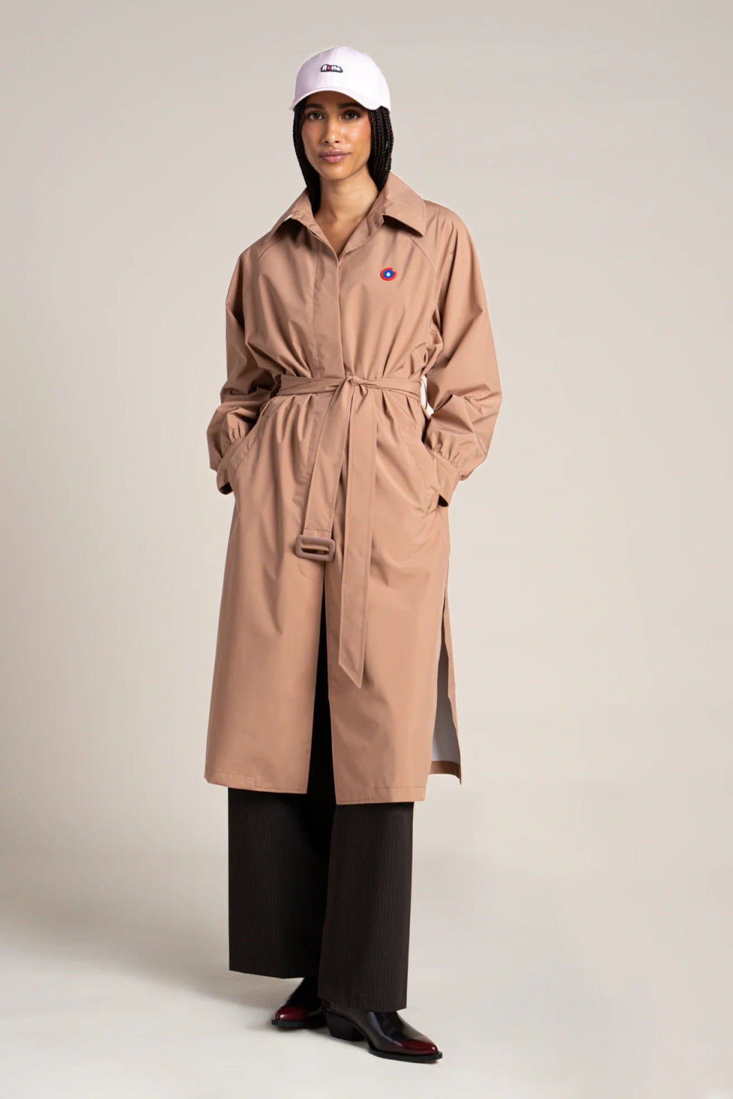 Madeleine - Trenchcoat long imperméable avec ceinture - Flotte couleur cannelle 