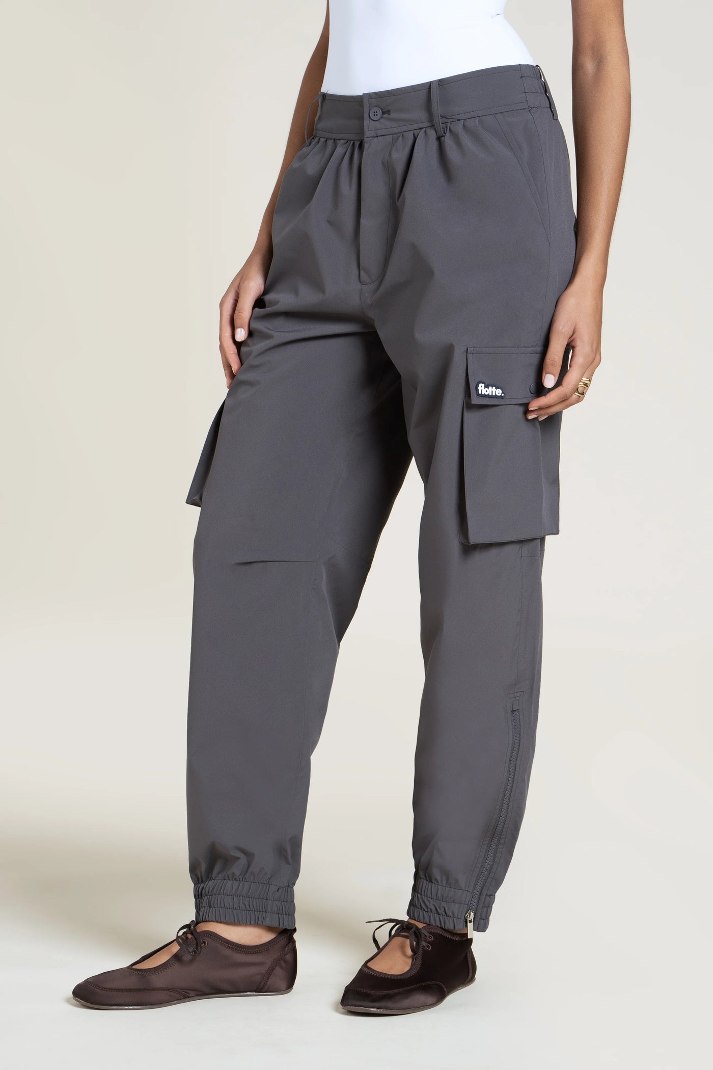 Pantalon imperméable Gambetta cargo multipoches couleur anthracite #couleur_anthracite