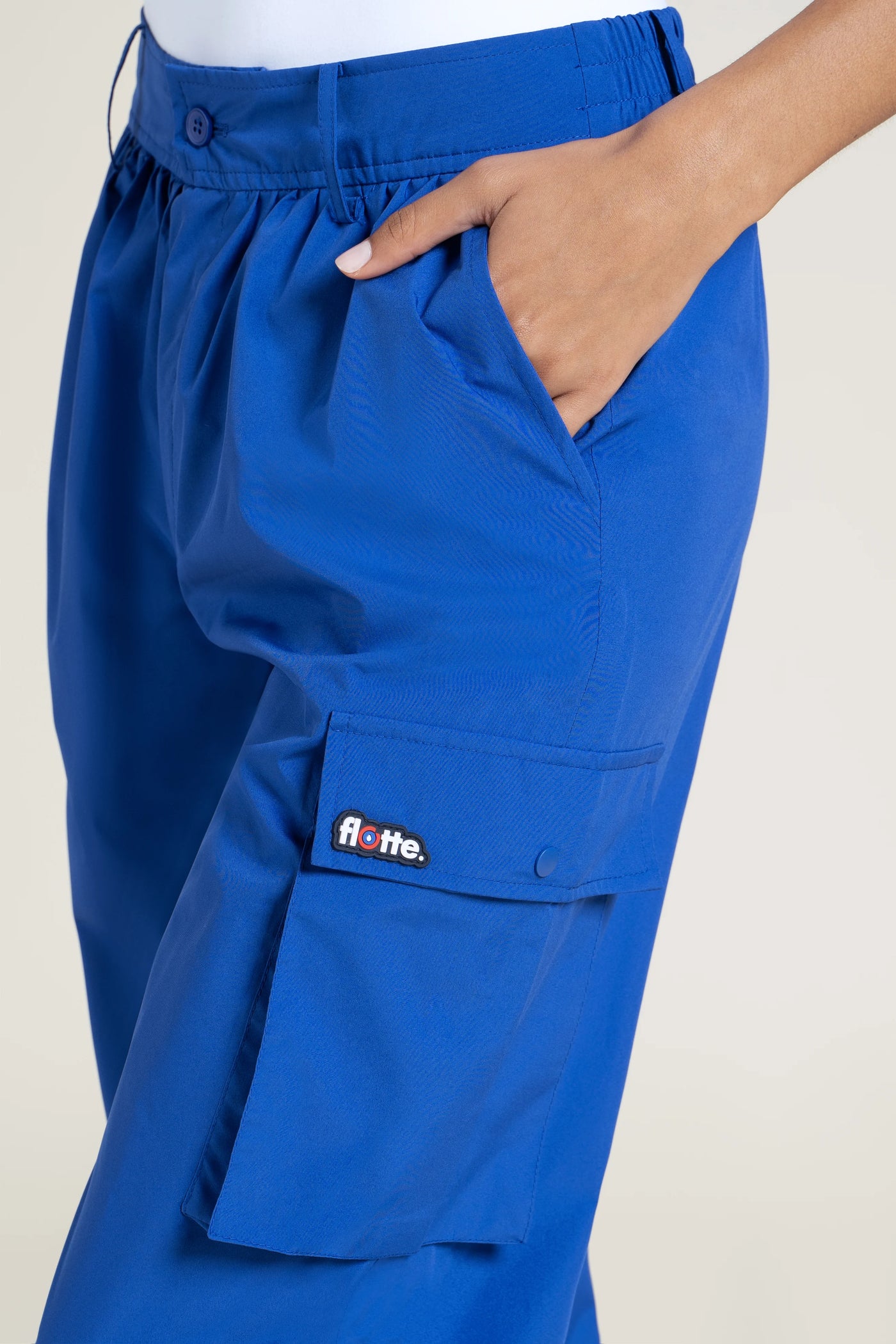 Pantalon imperméable Gambetta cargo multipoches couleur bleu roi #couleur_bleu-roi