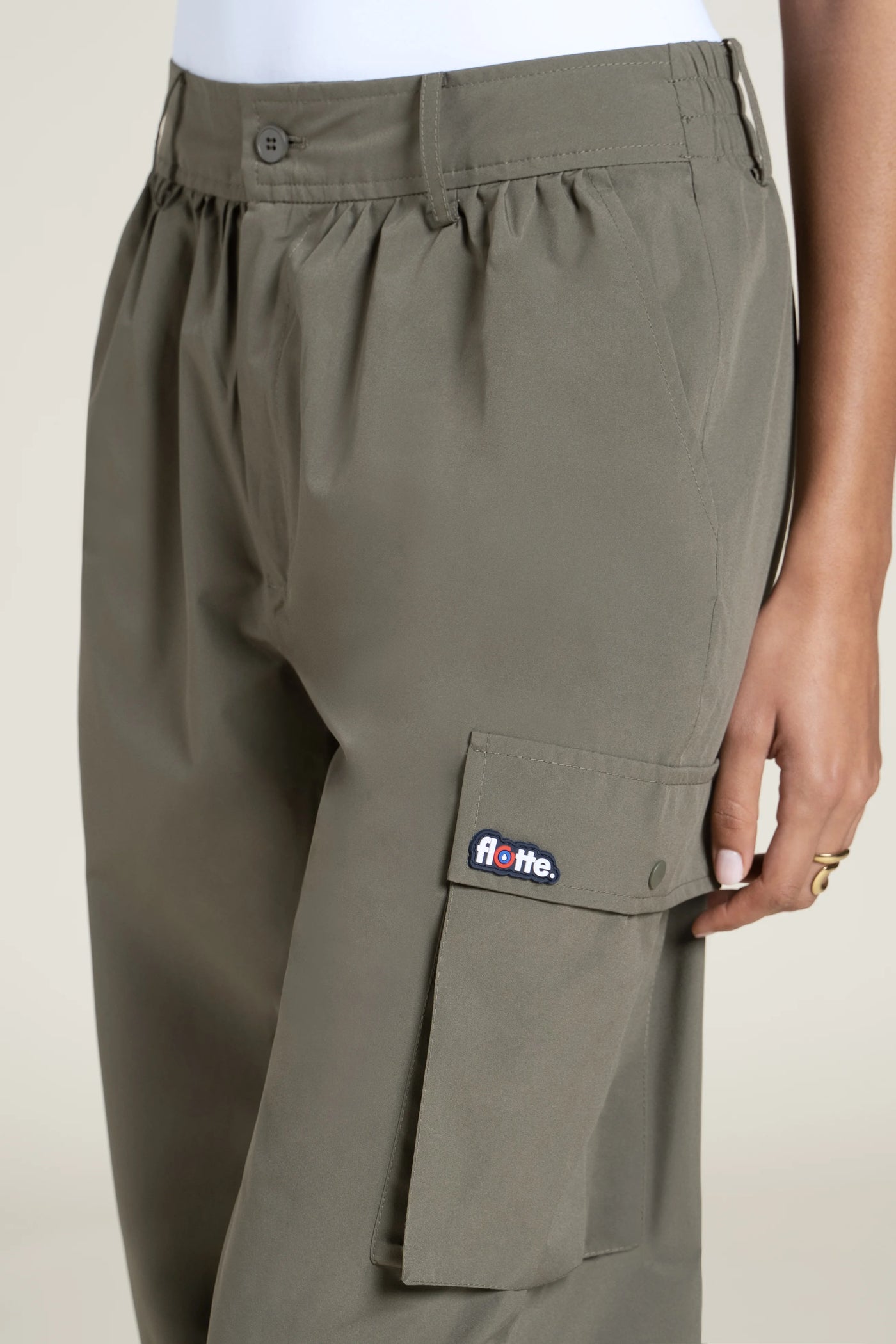 Pantalon imperméable Gambetta cargo multipoches couleur kaki #couleur_kaki