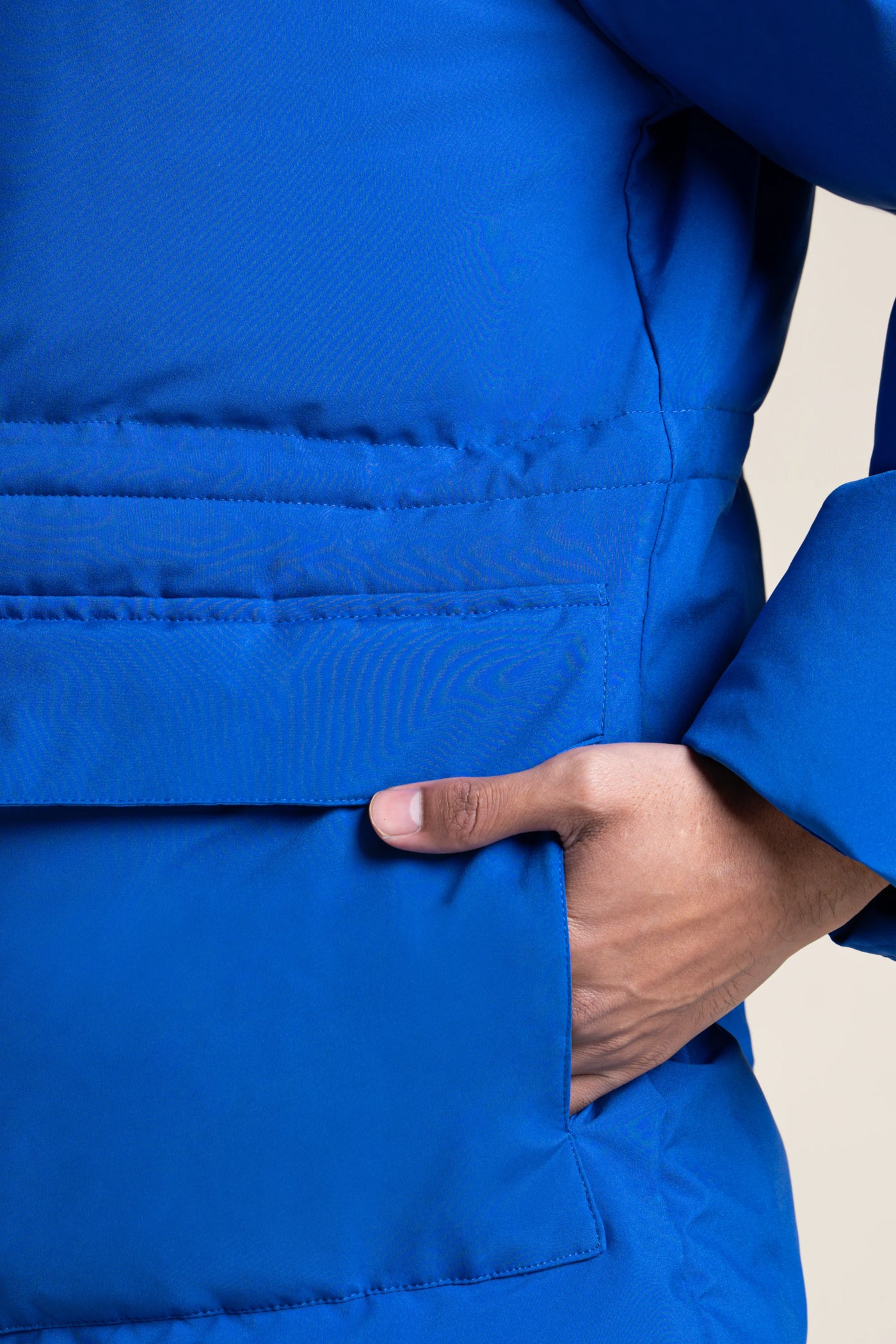 Doudoune mi-longue imperméable - #couleur_bleu-roi