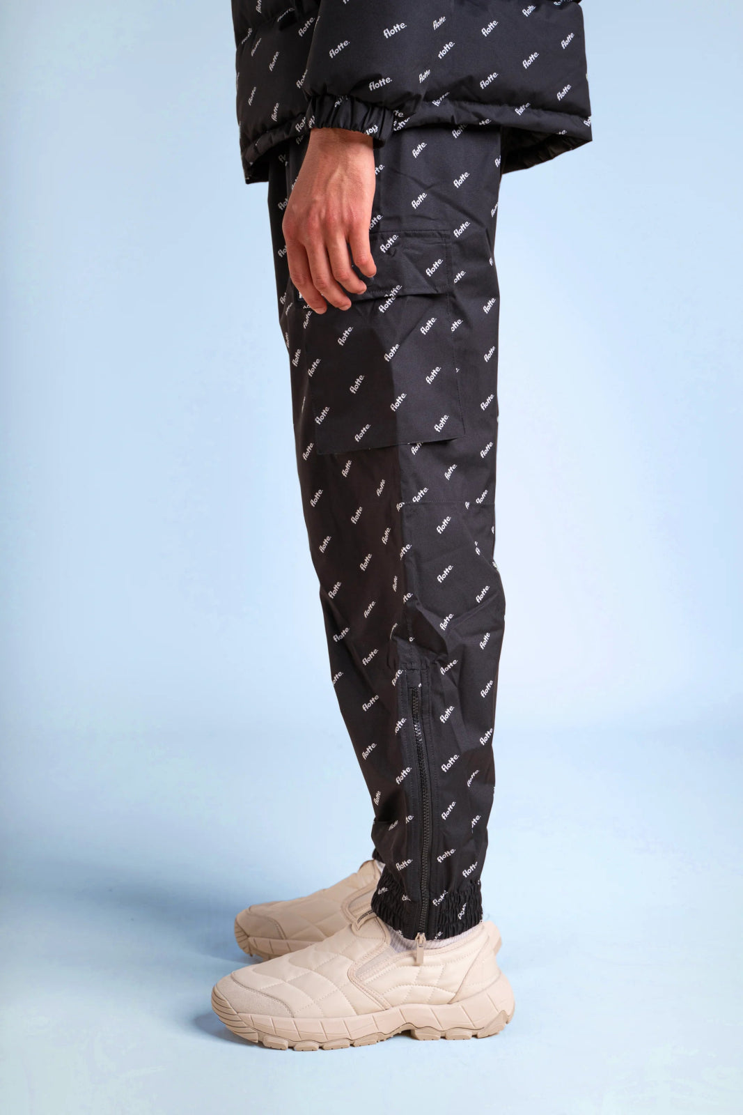 Pantalon imperméable Gambetta cargo multipoches imprimé #couleur_monogramme